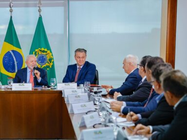 Governo Lula é aprovado por 35% e reprovado por 34%, registra o Datafolha