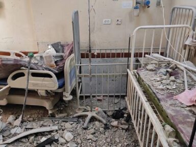 Após bombardear, tropas de Israel invadem hospital em Gaza