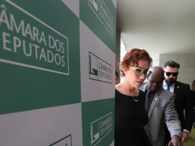 Julgamento é suspenso no TRE, mas já tem maioria para cassar Carla Zambelli