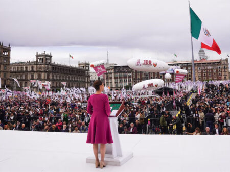 Presidente do México presta contas de 100 dias do governo que valoriza salário mínimo e desenvolvimento