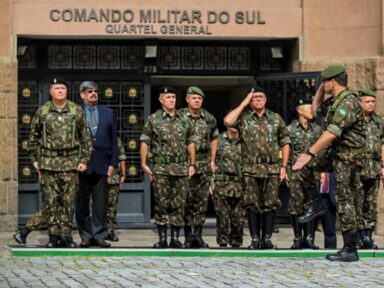 Exército barra evento de fascistas em Clube de Sargentos de Curitiba