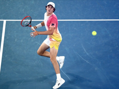 João Fonseca derrota Andrey Rublev por 3 sets a 0 em sua estreia no Australian Open