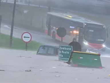 Temporal e caos: alagamentos e falta de luz na cidade de São Paulo; teto de shopping desaba