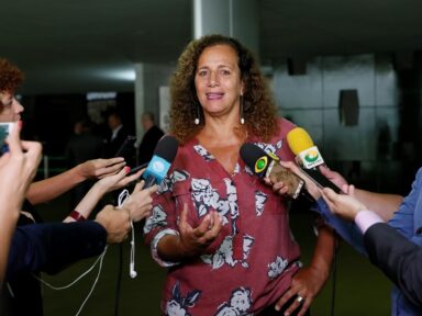 “Galípolo é uma decepção profunda”, afirma Jandira