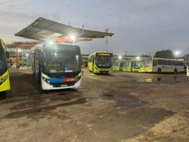 Motoristas de ônibus de São Luís iniciam a semana com greve por reajuste salarial