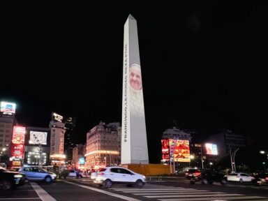 Missa pela saúde do papa Francisco lota a Catedral Metropolitana de Buenos Aires