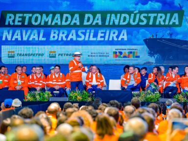 Lula anuncia retomada da indústria naval com compras da Petrobrás