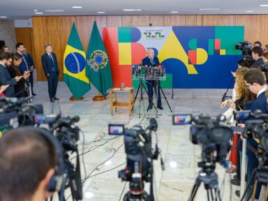 Vantagem de Lula cai, mas ele ainda vence em todos os cenários para 2026, mostra Quaest