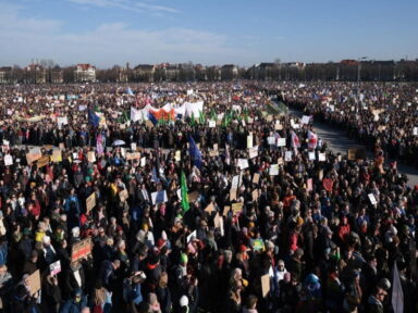 300 mil vão às ruas em Munique contra o partido nazista AfD