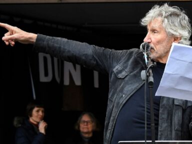 Guerra na Ucrânia convém a vendedores de armas dos EUA, denuncia Roger Waters na ONU