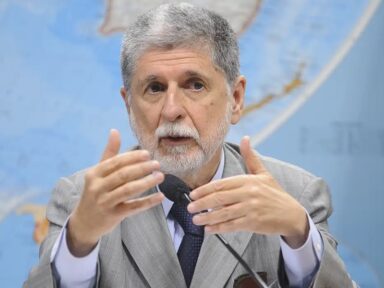 “EUA defendem seus interesses e nós não somos colônia de ninguém”, afirma Amorim