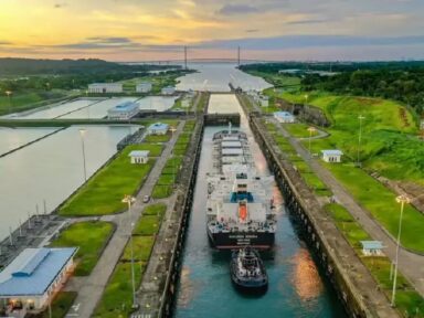 Trump chantageia Panamá ao mandar Pentágono planejar invasão para tomar o Canal