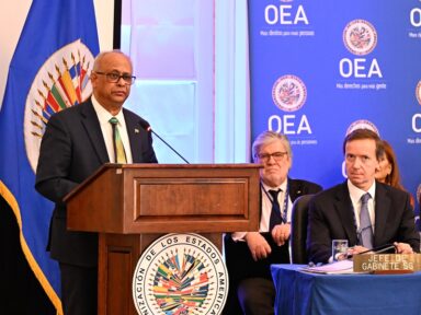 Com aliados, Brasil elege novo chefe da OEA e denuncia “caos e anarquia” de Trump