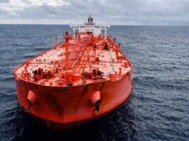 China desanca tarifaço de 25% de Trump sobre petróleo venezuelano e mantém transação