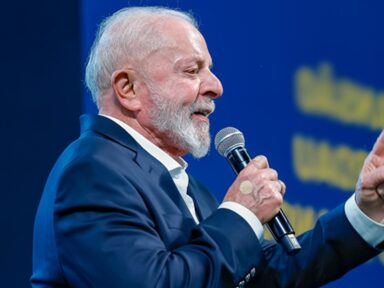 “Não adianta o Trump gritar. Aprendi a não ter medo de cara feia”, diz Lula