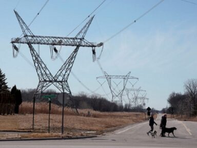 Canadá revida Trump com sobretaxa de 25% sobre eletricidade exportada para NY
