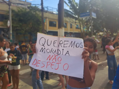 Moradores da Favela do Moinho resistem a despejo pelo governo Tarcísio e exigem moradia digna