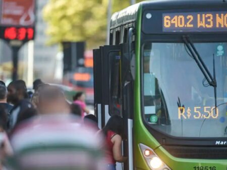 Setor de serviços desacelera em abril