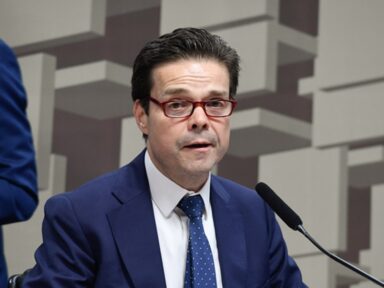 BC confessa que o objetivo é afundar a economia