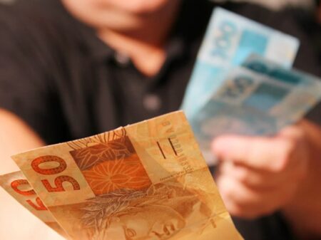 Mínimo de R$ 1.630 mantém Brasil com o segundo salário mais baixo da América Latina