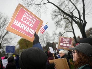 Manifestantes ocupam 150 universidades contra o macartismo de Trump