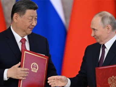 China e Rússia anunciam gasoduto e 86 acordos com investimentos iniciais de US$ 200 bi