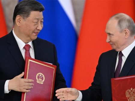 China e Rússia anunciam gasoduto e 86 acordos com investimentos iniciais de US$ 200 bi