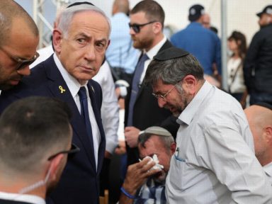 Genocida Netanyahu cancela visita ao Vaticano por medo de ser preso