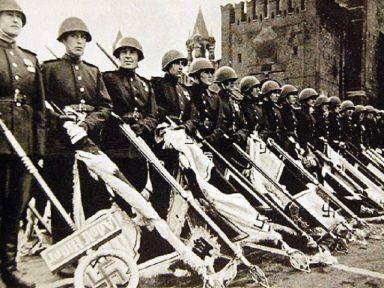 Ao esmagar os nazistas em 1945, a União Soviética abriu caminho para o levante anticolonial