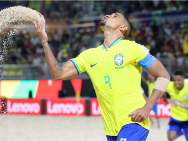 Seleção derrota Belarus e é heptacampeã na Copa do Mundo de Futebol de Areia
