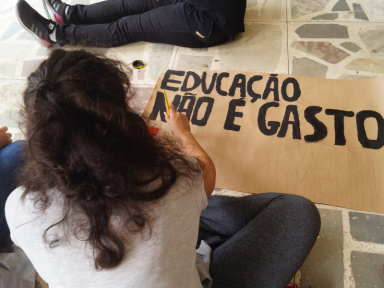 Reitores e UNE alertam para risco do corte de 40% no orçamento das Universidades Federais