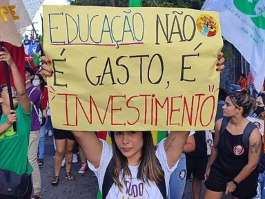 Cientistas alertam que corte no orçamento ameaça sobrevivência das Universidades Federais