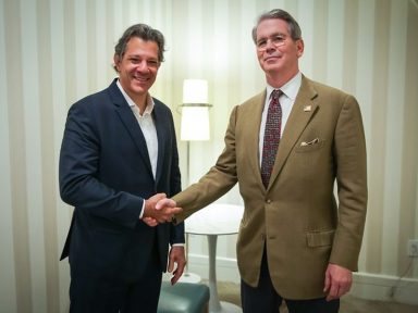 Haddad defende uma “aproximação maior” do Brasil com os EUA de Trump
