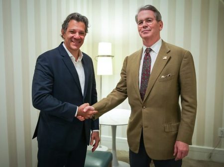 Haddad defende uma “aproximação maior” do Brasil com os EUA de Trump
