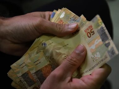 Juro e carestia confiscam poupança do brasileiro