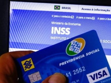Em 2020, com Bolsonaro, servidor do INSS denunciou descontos ilegais e foi ameaçado