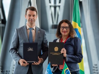 Luciana intensifica cooperação com a Rússia nas áreas espacial e nuclear