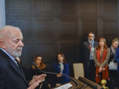“Brasil não é quintal de ninguém”, diz Lula, cobrando respeito do governo Trump