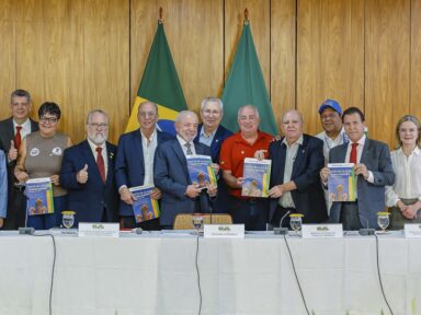 Redução da jornada de trabalho será prioridade do governo, diz ministra