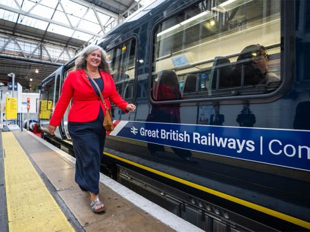 Inglaterra começa a reestatizar ferrovias após desmonte e entrega pelos neoliberais