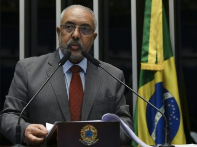Pejotização é fraude para violar direitos básicos dos trabalhadores, denuncia senador Paim
