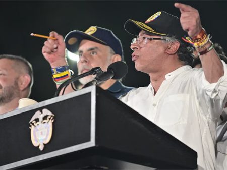 Petro apresenta ao Senado reformas em defesa da saúde pública, direitos sociais e trabalhistas