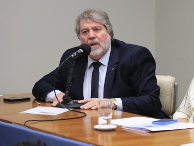 Renildo faz oposição recuar sobre IOF: PECs de Bolsonaro agravaram situação da União