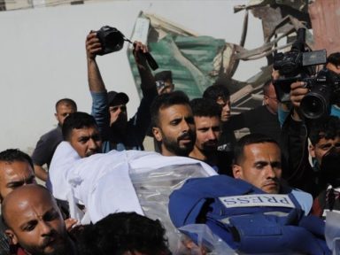Bombas de Israel assassinam mais 92 palestinos em Gaza, incluindo dois jornalistas, em 24 horas