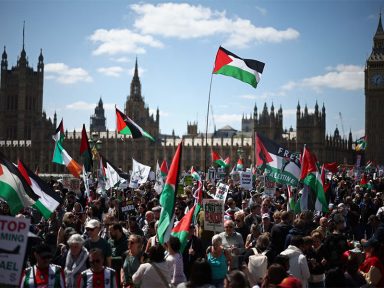 600 mil em Londres repudiam “genocídio” e exigem “rompimento de relações com Israel”