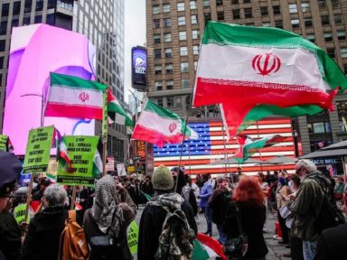 Manifestação ocupa Times Square contra o genocídio em Gaza e a agressão de Israel ao Irã