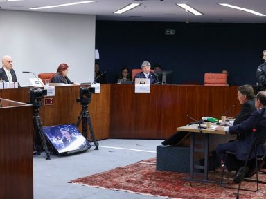 Interrogatórios de Bolsonaro e outros réus fortaleceram denúncia do golpe, concluem ministros do STF
