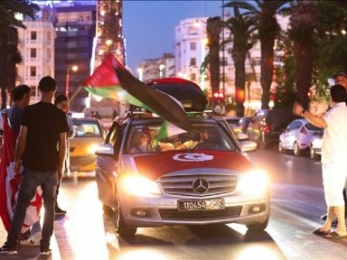 Caravana com 7.000 participantes partiu de Túnis rumo a Rafah em protesto ao cerco israelense a Gaza