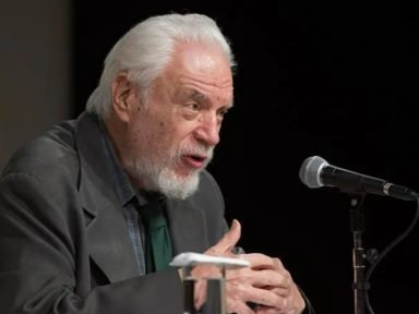 Morre o escritor e jornalista Cícero Sandroni, ex-presidente da ABL