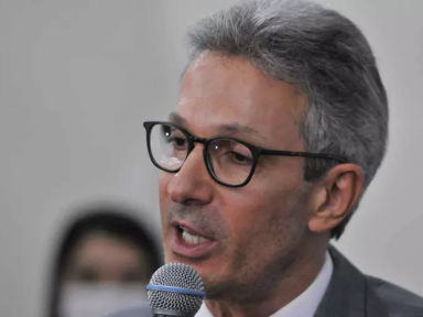 Zema diz que moradores de rua deveriam ser ‘guinchados’ e defende prisões em massa